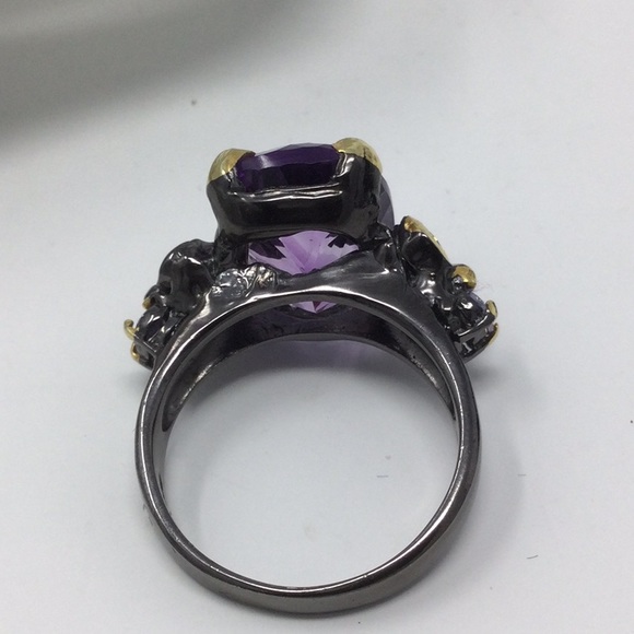 Magnificent Genuine Amethyst In A Fancy Faceted Cut - Picture 7 of 7